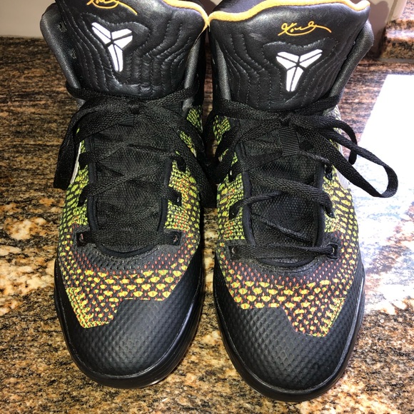 Kobe Bryant Nike’s - Picture 5 of 8